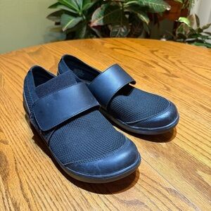 Traq by Alegria Dasher Black Out Shoe Size 39